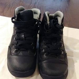 Boys Timberland boots Size 2.5
